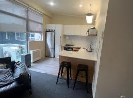 Modern Stay | Parking | Easy City Access