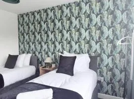 Welcoming Stay Near Shopping and City Centres