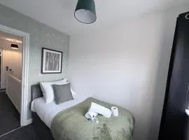 Tranquil Stay Near Shopping and City Centre
