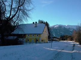 Alter WIrt First Floor Apartment, holiday rental in Mariapfarr