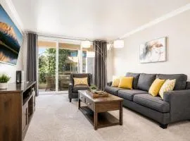 Relaxing Condo with Parking - Minutes to Old Town!