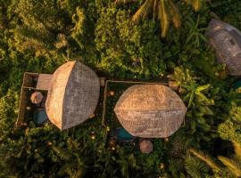 Phoenix Bamboo House by Ecobreeze, Hotel in Sidemen