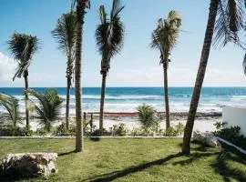 5BR Exclusive Beachfront Villa with Pool in Tulum