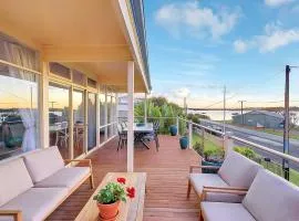 Riverfront Escape- Space to Unwind