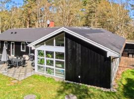 Cozy Home In Hadsund With Sauna – hotel w mieście Hadsund