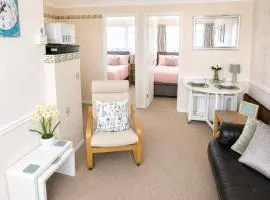 Belle Aire Beach Retreat at Hemsby with FREE WIFI Bed linen included Freely tvs in bedrooms and FREE onsite entertainment