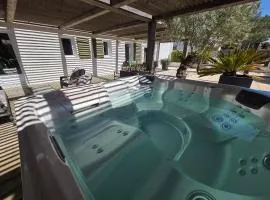Villa avec Terrasse et Spa Proche Plage - FR-1-194-312