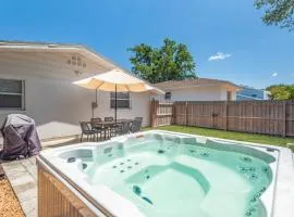 Fully Fenced With Hot tub near Siesta Key Bridge