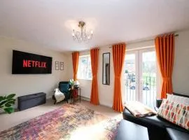 4 Bed House Sleeps 9 Nottingham Private Parking