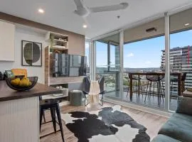 The Urban Glasshouse, Lvl 12, Lap Pool, Spa, Sauna