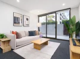 Elevated Stay with Refined Interiors and Courtyard - Hosted by Canstay