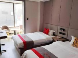 Jun Hotel Shanxi Linfen Hongdong County Dahuaishu Xungen Jizhuyuan, hotel in Hongtong