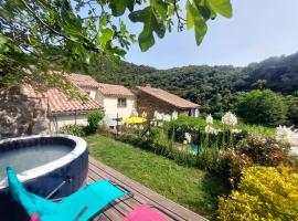 La Fontchaude, gîte de charme au cœur de la nature à Cabrespine, Hotel in Cabrespine