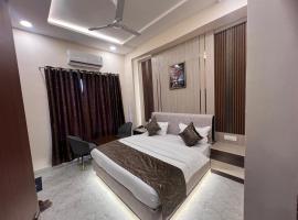 Hotel Highway Retreat, hotel em Gajraula