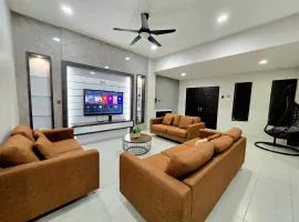Spacious Cozy Homestay for Families & Groups BATU PAHAT