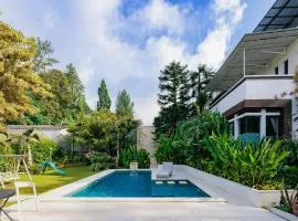 The Lavana Signature Villa Alessa Puncak