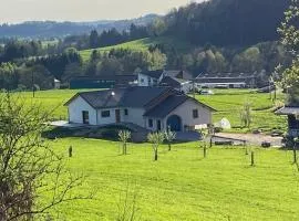Charmant gîte, au calme, avec vue imprenable sur la nature environnante