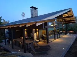 Villa Naava Laikka - Luxus huvila järvinäkymällä ja ulkoporealtaalla