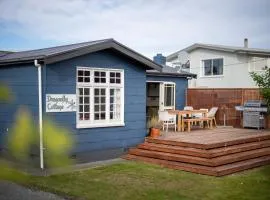 Dragon Fly Cottage - Te Anau Holiday Home