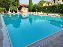 Appartamento vista lago con piscina