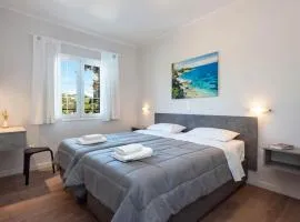 Balaris Apartments