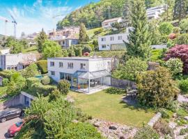 Modern Living Villa mit Panorama-Wintergarten & TV、Erlinsbachのホテル