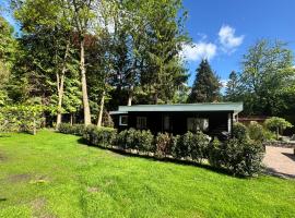 Cosy lodge in beautiful walking and cycling surroundings, хотел в Епе