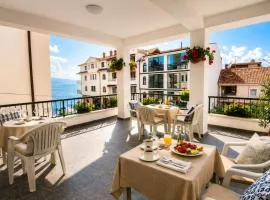 Villa Dudan LakeView Terrace & Parking available
