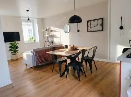 Appartement neuf & élégant à deux pas du marché