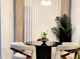 Nexovant Furnished Apartments, מלון במאון