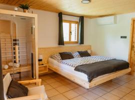 House 14H - Boutique Nature Retreat & Sauna Charm, Hotel in Laško