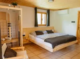 House 14H - Boutique Nature Retreat & Sauna Charm