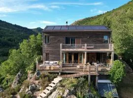 Grand Chalet Cévennes avec vue sur lac de Villefort