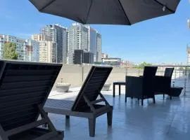 Boulevard terrace apartment