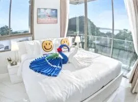 Rocco 513 - Corner 1 bedroom Serviced Apartment with Seaview