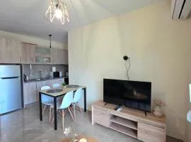 Apartment V2, Keramoti