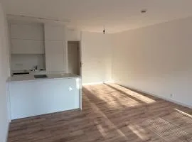 1 Single Big Room Apartment with Big Terrace, Kitchen, Sauna