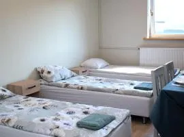 2 Pokoje z aneksem kuchennym i prywatną łazienką