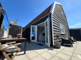 Vakantiehuis met sauna, dichtbij duinen en strand Groot-Valkenisse