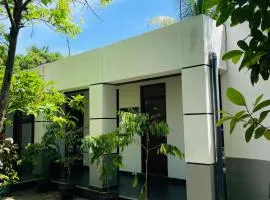 Cinnamon B Udawalawe