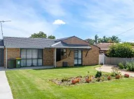 3-Bed home with large backyard