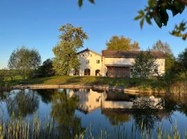 Esterbauer Homes, Ziegel Gewölbe, Moderne Stadel Loft und Generationen Farmhaus in ruhiger Alleinlage mit Schwimmteich am Hof Neuberg, отель 