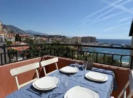 Spacieux triplex avec vue mer, proche de Monaco, 54 m2