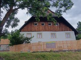 Hofer Hitt Rooms Apartments, hotel a Collalbo