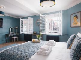 Lowcross House Bedroom 1, hotel u gradu Whitchurch