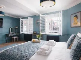 Lowcross House Bedroom 1