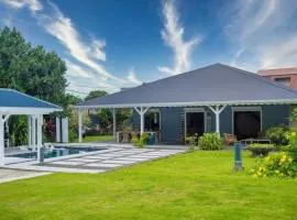 Villa Girafe Bleue 2 Suites & Mezzanine Pool & Garden
