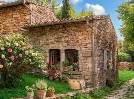 Le Romantique - cottage with pool for couples