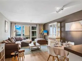 Stylish renovated 2-bedroom apartment in with garage