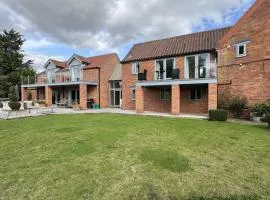 Gorse Lodge Lakeside Luxury Rural Retreat